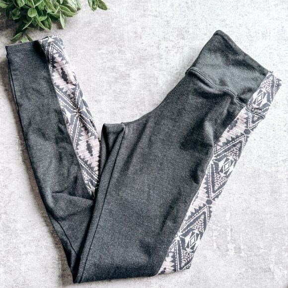 American Eagle Outfitters Pants - American Eagle Grey High Rise Legging Size Small